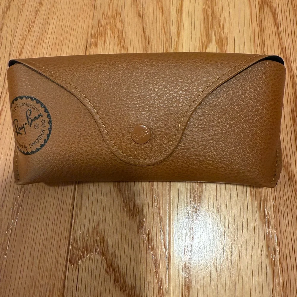 Ray-Ban Tan Sunglasses Holder and Cloth cleaner